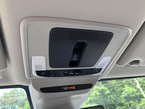 Certified 2025 Honda HR-V EX-L image 29