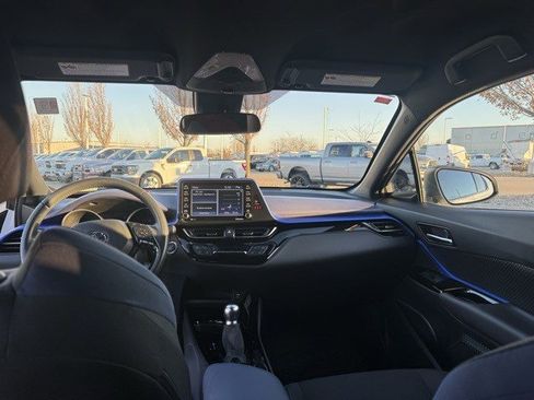 Used 2022 Toyota C-HR XLE image 26