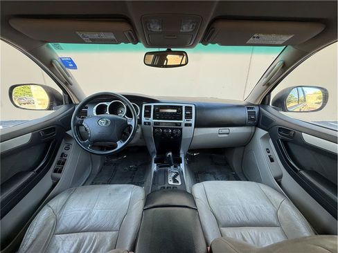 Used 2005 Toyota 4Runner SR5 RWD image 19