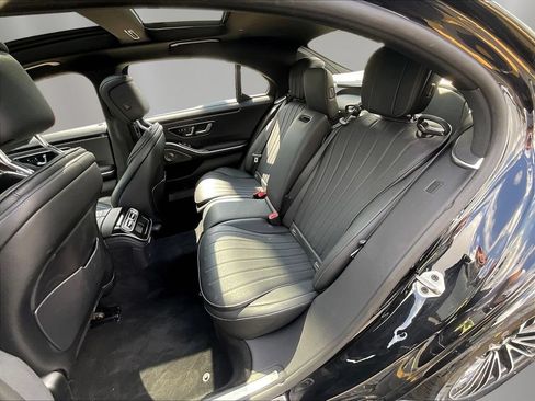 Used 2023 Mercedes-Benz S 500 4MATIC w/ Warmth & Comfort Package image 22