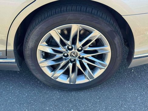 Used 2018 Lexus LS 500h AWD image 11