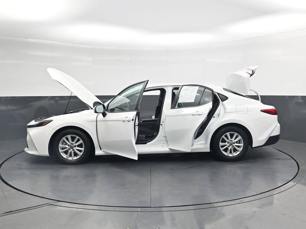 Used 2026 Toyota Camry LE FWD image 42