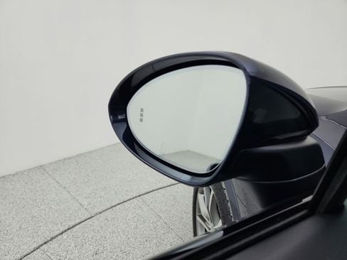 Used 2024 Porsche Cayenne image 37