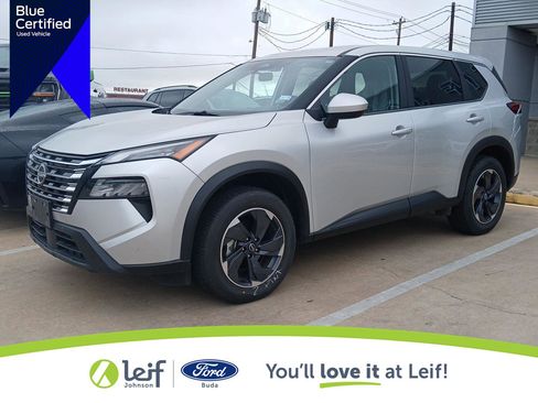 Used 2025 Nissan Rogue SV image 1