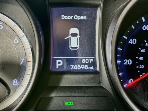 Used 2016 Hyundai Santa Fe Sport FWD image 16