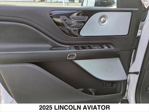 Used 2025 Lincoln Aviator Reserve w/ Equipment Group 201A image 10