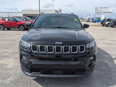 Used 2024 Jeep Compass Latitude image 8