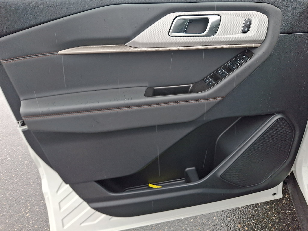 New 2026 Ford Explorer Active w/ Active Comfort Package AWD/4WD image 8