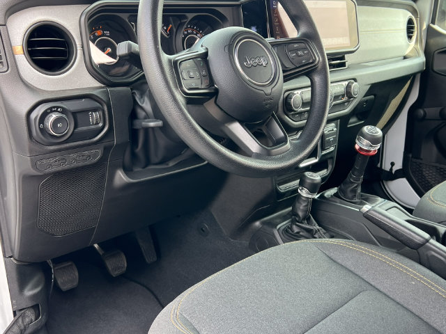 Used 2024 Jeep Wrangler Sport AWD/4WD image 15