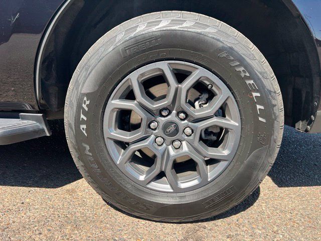 Used 2025 Ford Expedition Active AWD/4WD image 9