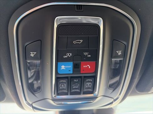 Used 2024 Jeep Grand Cherokee L Limited w/ Black Appearance Package image 25