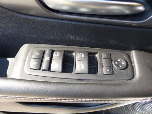 Used 2026 Chrysler Pacifica Select FWD image 19