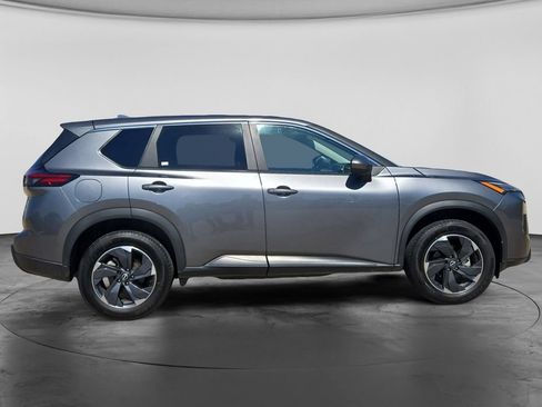 Used 2024 Nissan Rogue SV FWD image 12