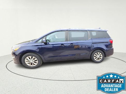 Used 2020 Kia Sedona LX image 3