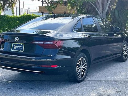 Used 2021 Volkswagen Jetta image 5