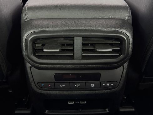 Certified 2023 Honda Pilot Touring image 27