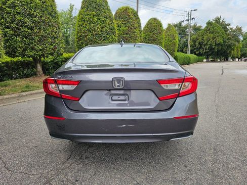 Used 2018 Honda Accord EX image 4