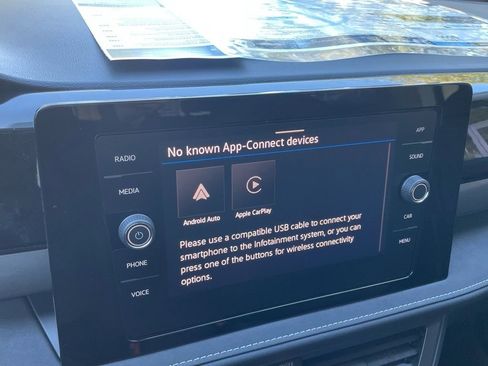 New 2026 Volkswagen Taos SE FWD image 12