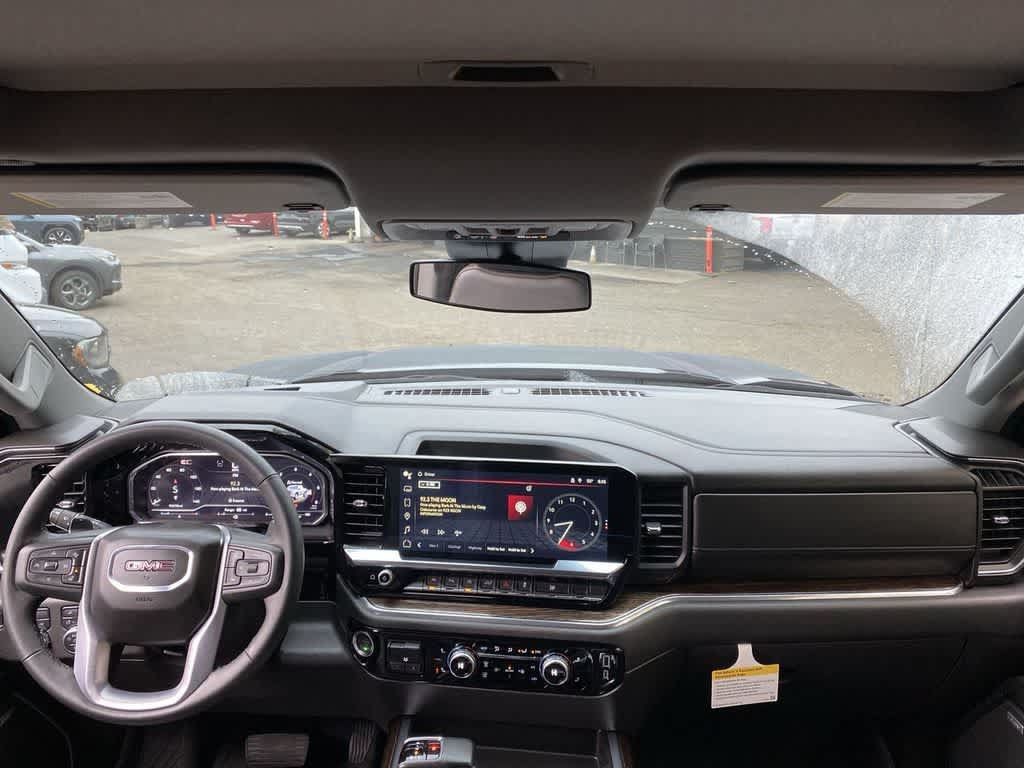 Used 2024 GMC Sierra 1500 Elevation w/ Elevation Premium Package AWD/4WD image 12