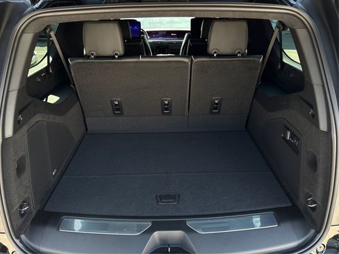 New 2026 Cadillac Escalade ESV Platinum Sport w/ LPO, ONYX Package image 11