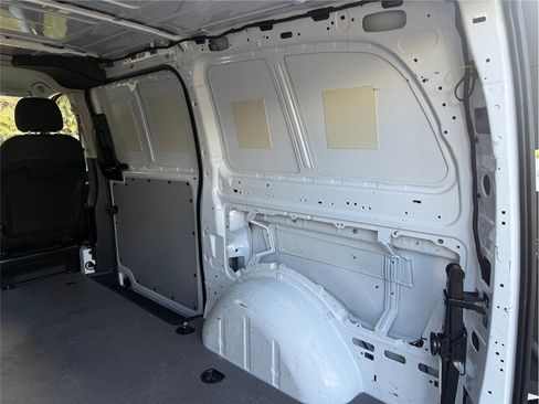 Used 2023 Mercedes-Benz Metris image 28