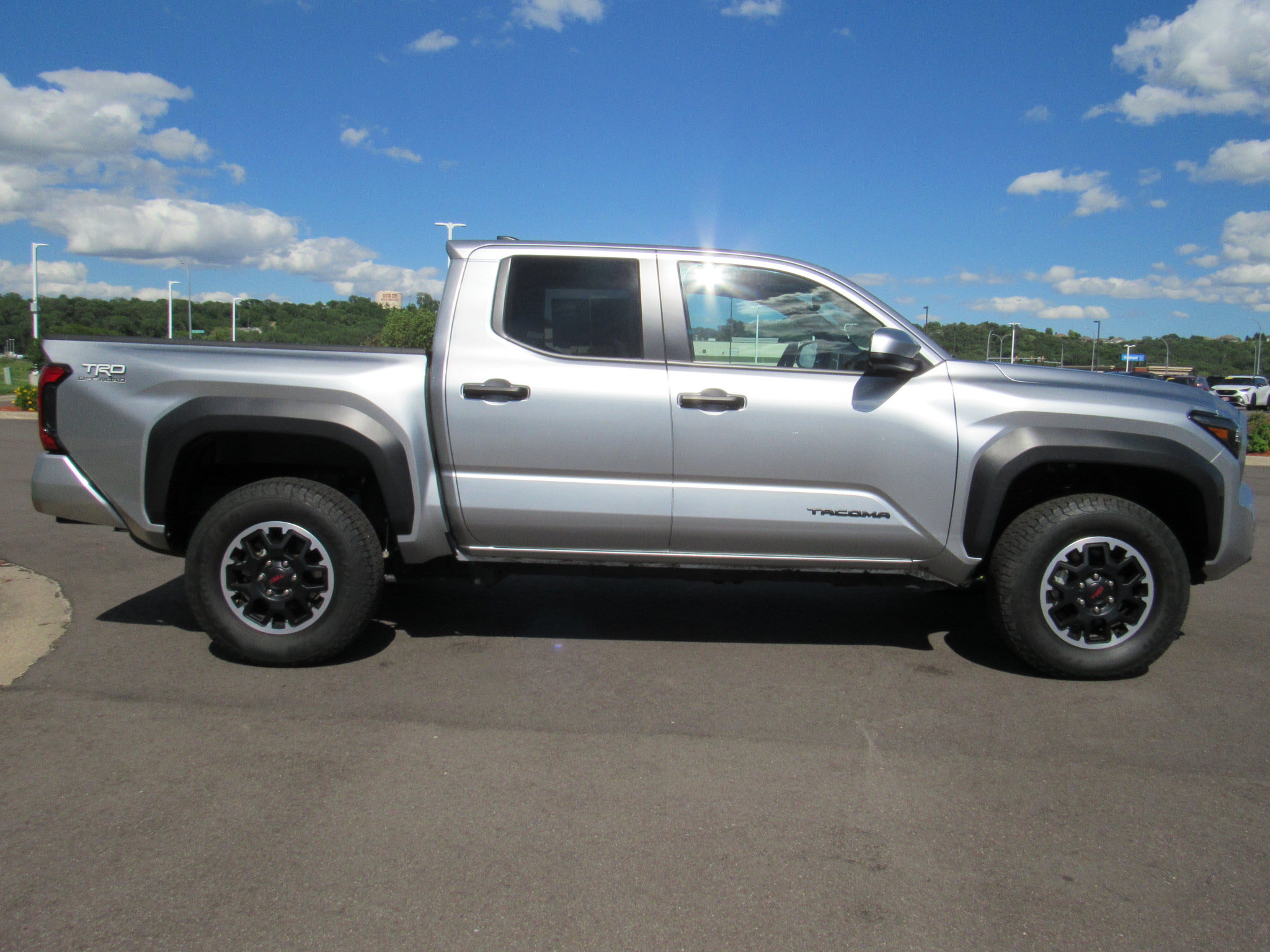 Used 2025 Toyota Tacoma TRD Off-Road AWD/4WD image 5