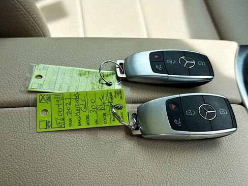 Used 2021 Mercedes-Benz GLC 300 4MATIC image 42