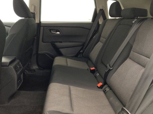 Used 2024 Nissan Rogue SV AWD/4WD image 18