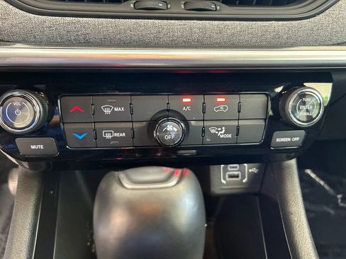 Used 2025 Jeep Compass Latitude AWD/4WD image 46