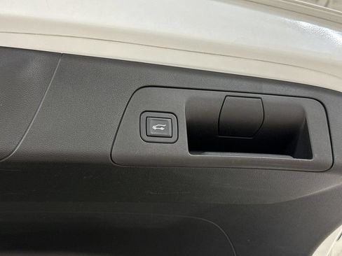 Used 2023 Buick Envision Essence FWD image 28