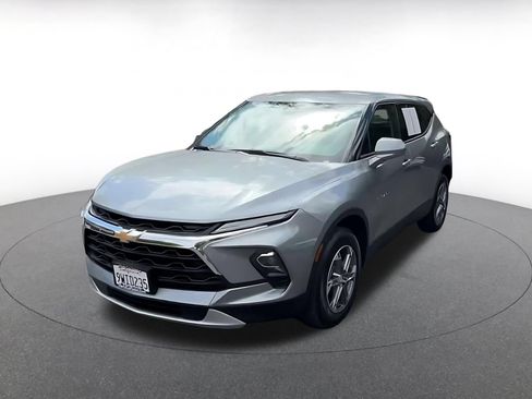 Used 2026 Chevrolet Blazer LT FWD image 5