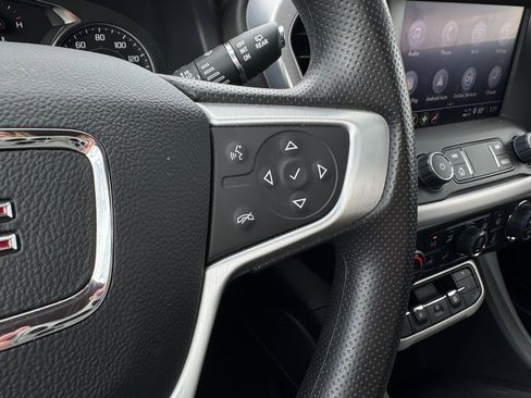 Used 2023 GMC Acadia SLE w/ Driver Convenience Package image 18