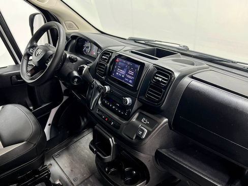 Used 2024 RAM ProMaster 2500 w/ Convenience Group FWD image 20