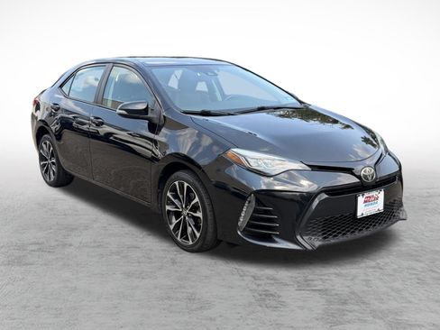 Used 2018 Toyota Corolla SE w/ Carpet Mat Package (TMS) FWD image 3