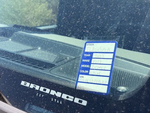 Used 2023 Ford Bronco Badlands AWD/4WD image 6