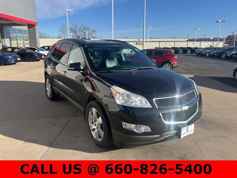Used 2010 Chevrolet Traverse LT w/ LT Special Edition Package image 3