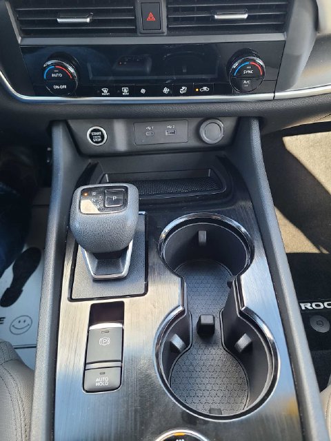 Used 2023 Nissan Rogue SV AWD/4WD image 29
