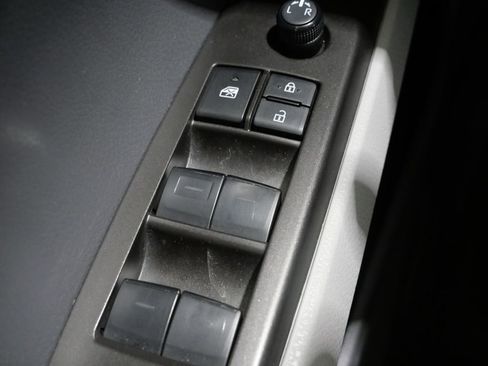 Used 2023 Toyota Camry SE image 13