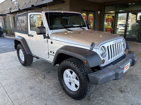 Used 2008 Jeep Wrangler X image 4