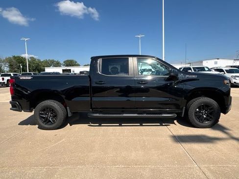 Used 2021 Chevrolet Silverado 1500 LT Trail Boss w/ Convenience Package II AWD/4WD image 2