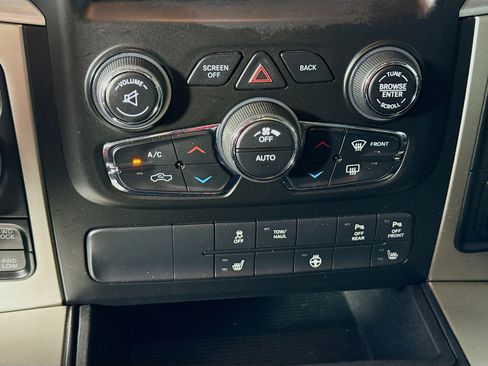 Used 2019 RAM 1500 Big Horn AWD/4WD image 16