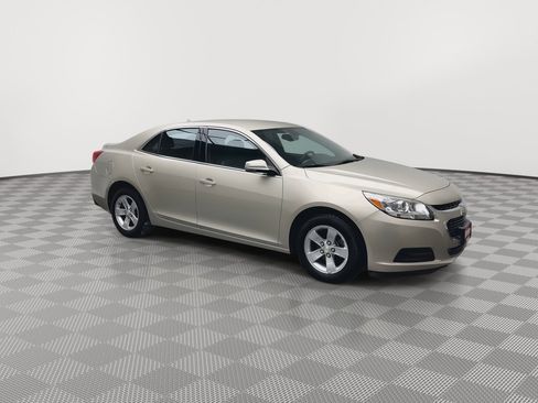 Used 2016 Chevrolet Malibu LT image 32