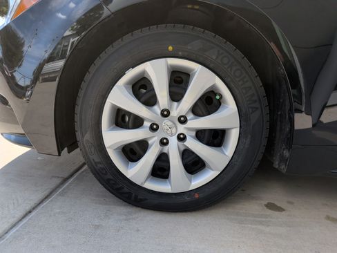 Used 2023 Toyota Corolla LE image 35