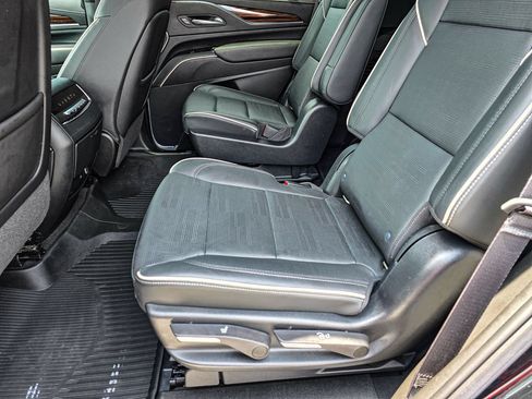 Used 2022 Cadillac Escalade Premium Luxury w/ Performance Package AWD/4WD image 21