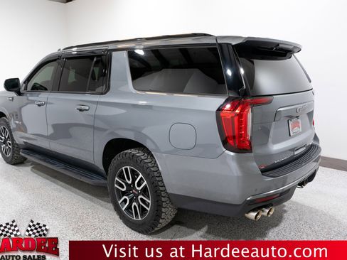 Used 2022 GMC Yukon XL AT4 image 3