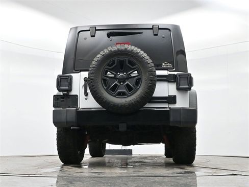 Used 2017 Jeep Wrangler Sport image 14