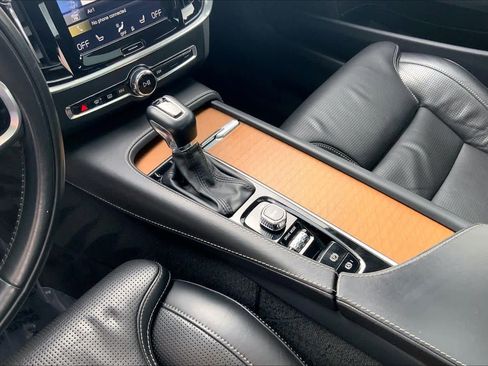 Used 2017 Volvo S90 T6 Inscription w/ Vision Package image 15