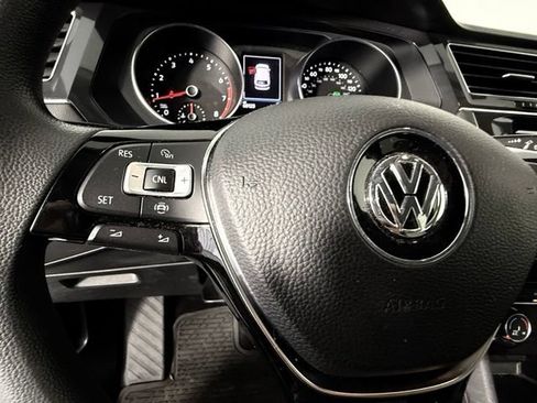 Used 2020 Volkswagen Tiguan S FWD image 15
