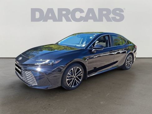 Used 2026 Toyota Camry XLE w/ Premium Plus Package AWD/4WD image 3