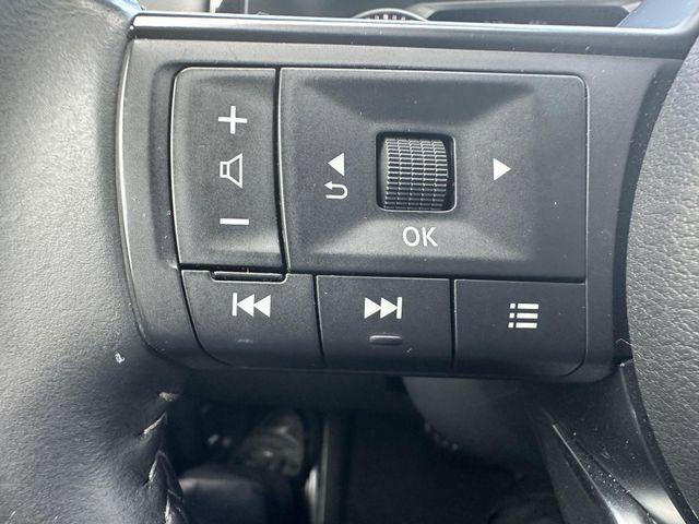 Used 2025 Nissan Pathfinder SV AWD/4WD image 13